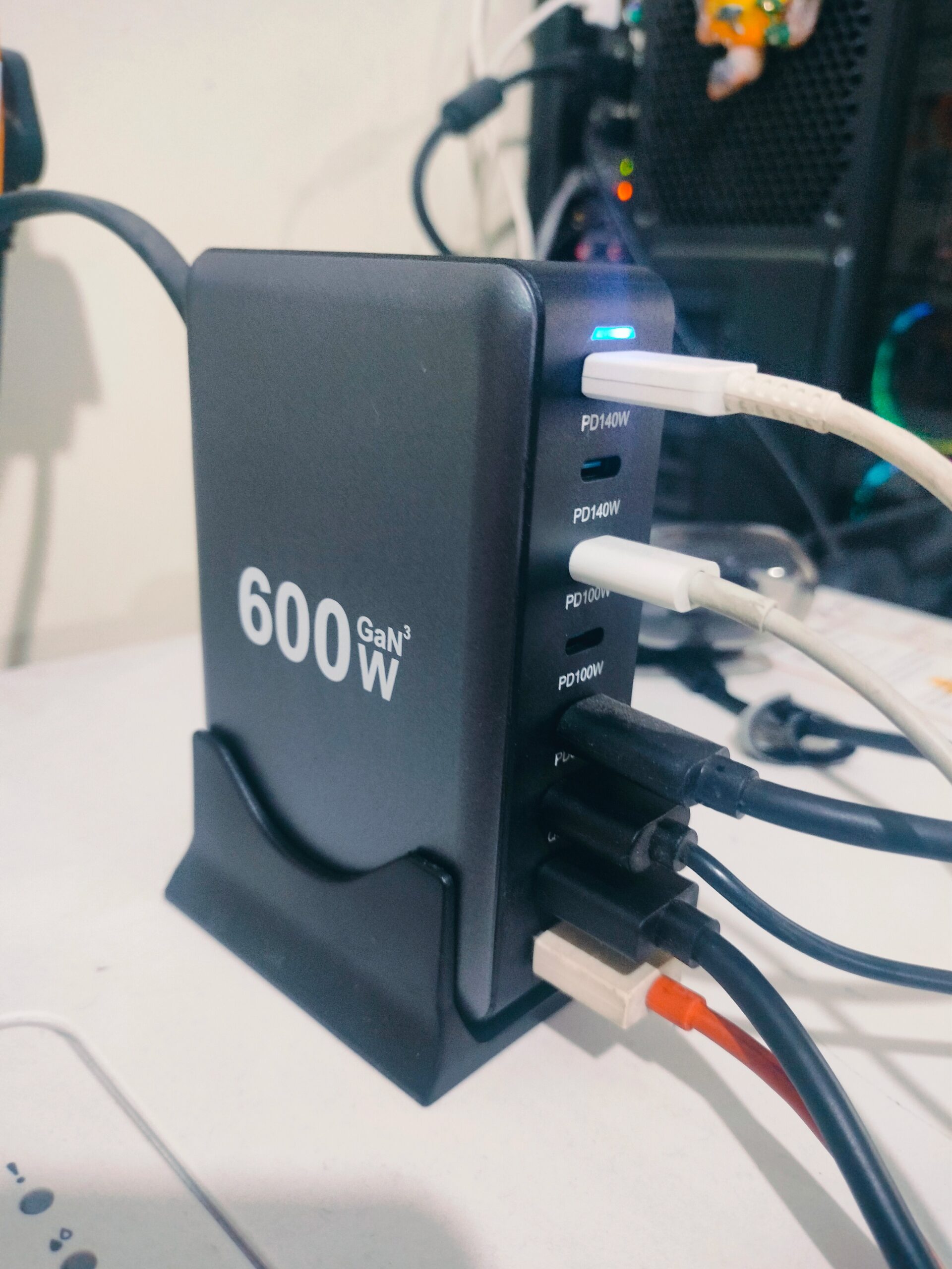 Multiport Desktop Charger, different combination of USB A and USB C PD - Image 18
